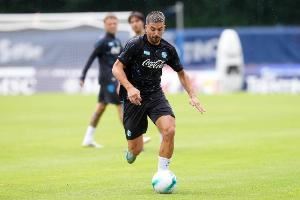 意媒：乔瓦尼-西蒙尼因身体不适提前退出那不勒斯训练课