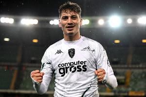 意媒：卡利亚里重启S-埃斯波西托的转会谈判，国米要价700万欧