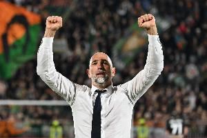 图多尔：D-路易斯有进球能力更适合踢前腰 8月热身赛的结果不重要