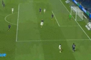 巴黎防线被打穿！杜埃回传失误，莫雷拉破门，斯特拉斯堡反超比分