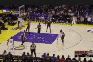 首发中锋！海斯先接里夫斯传球大鹏展翅暴扣 后隔着两个补扣